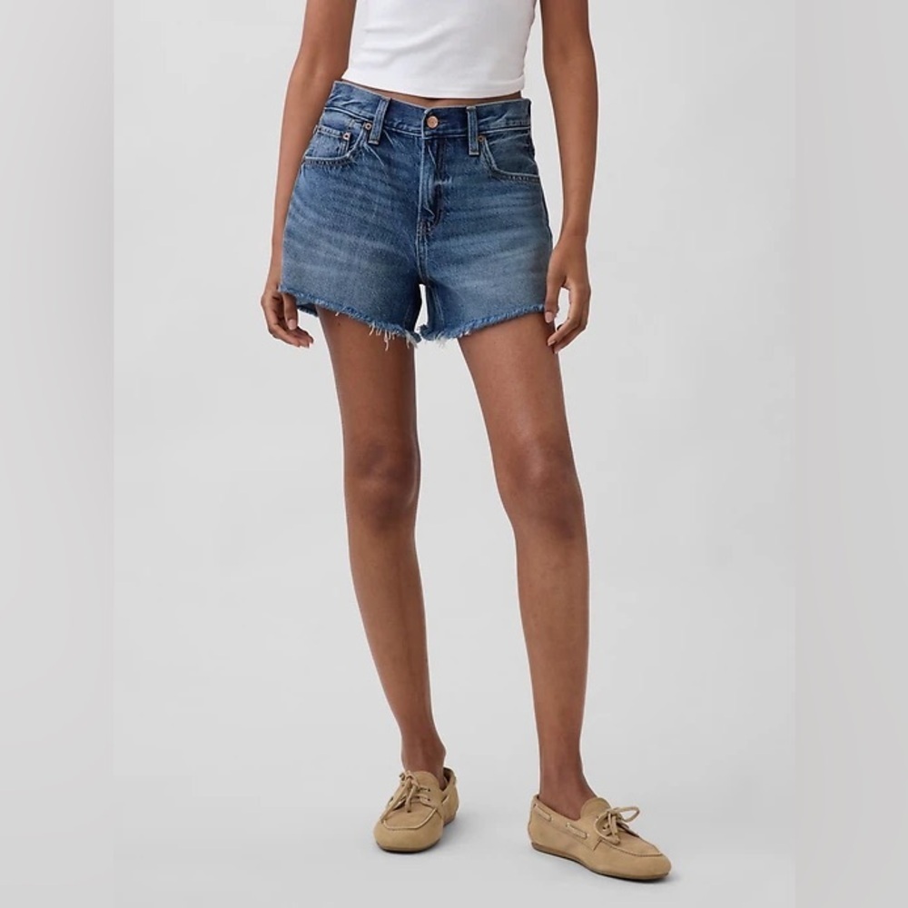 GAP | NWT mid rise ultra soft cut off shorts | size 12